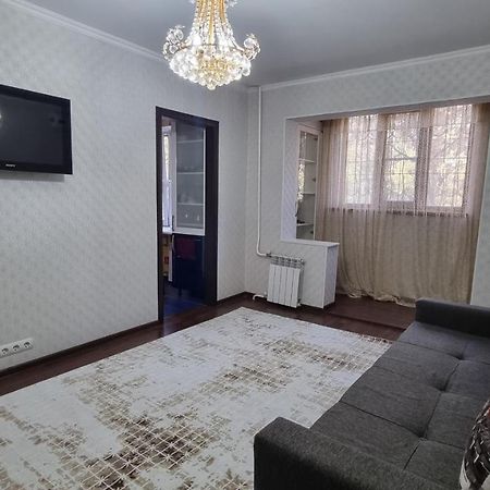 Koktem Apart In The Center Of Almaty 아파트 외부 사진